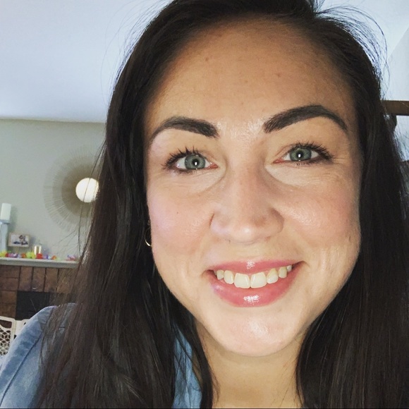 Meet your Posher, Katie - Picture 1 of 1